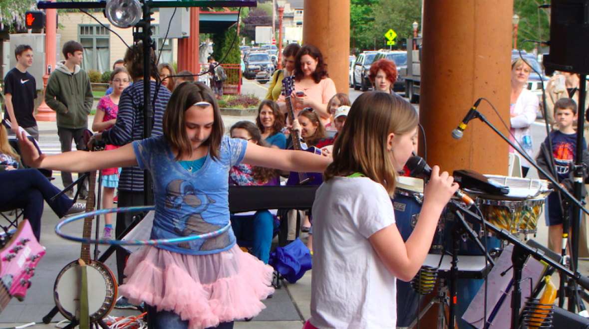 Downtown Issaquah Wine and Art Walk Seattle Area Family Fun Calendar